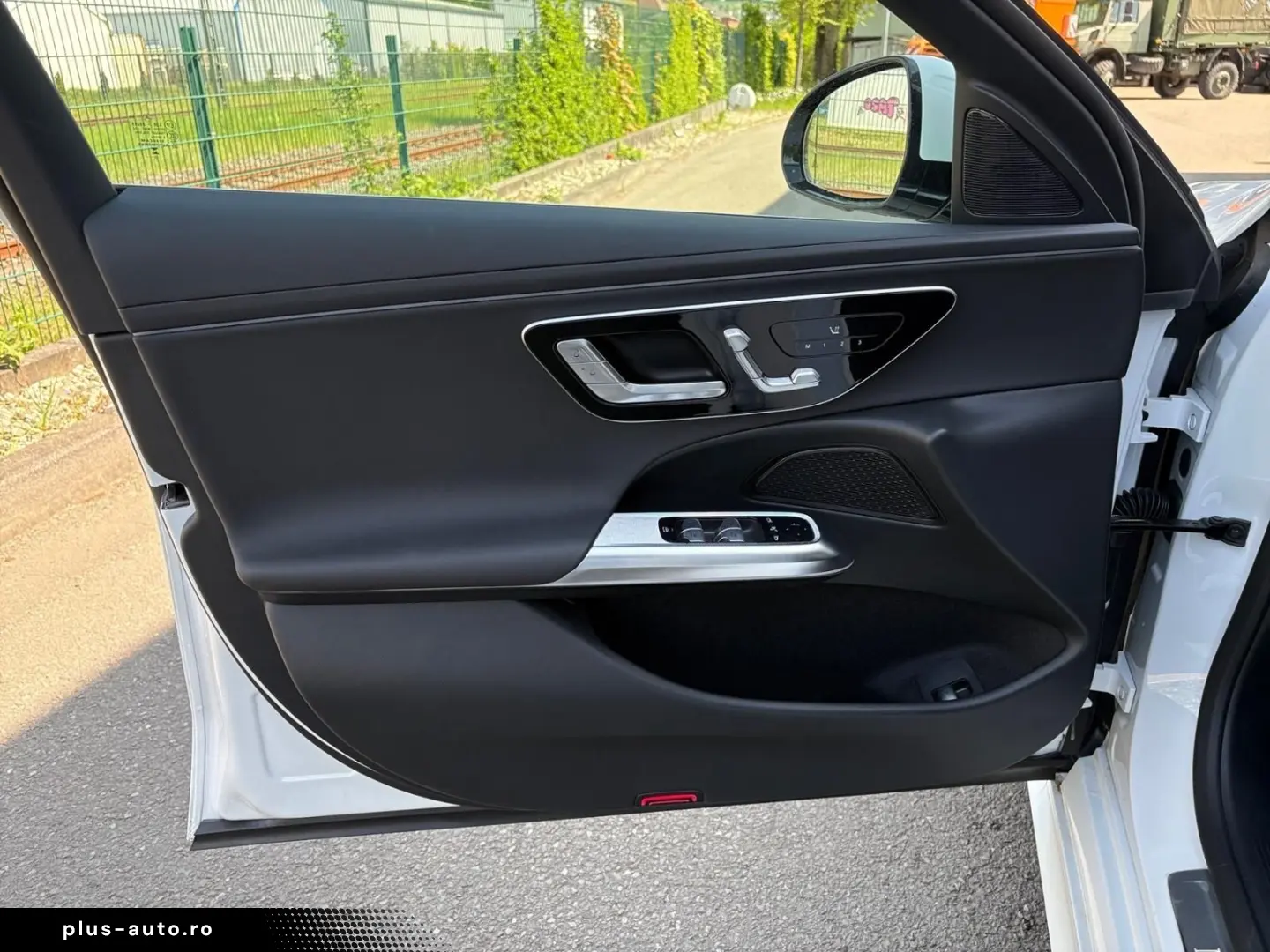 MERCEDES-BENZ E-Class 2025 — imagine 8