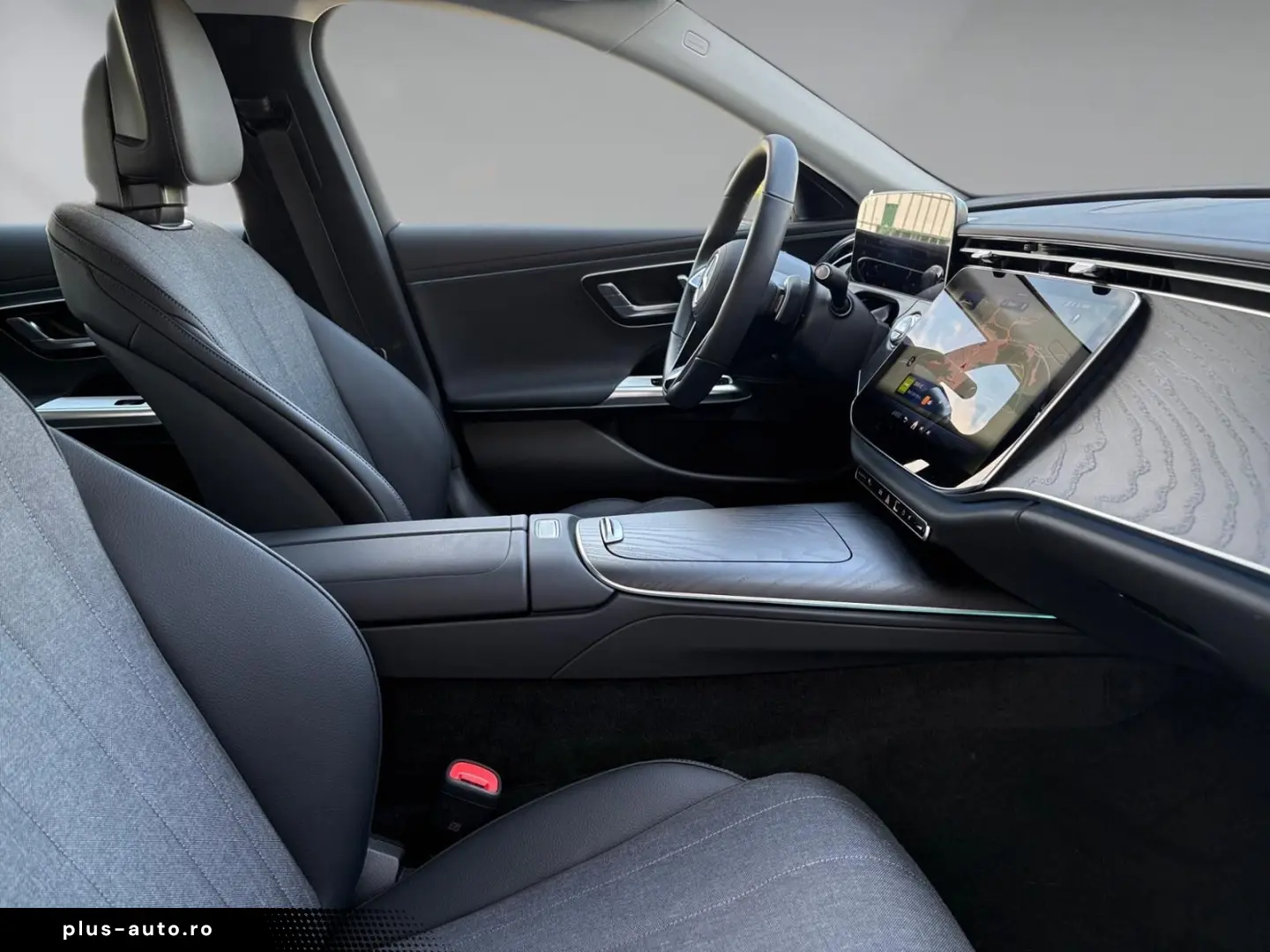 MERCEDES-BENZ E-Class 2025 — imagine 13