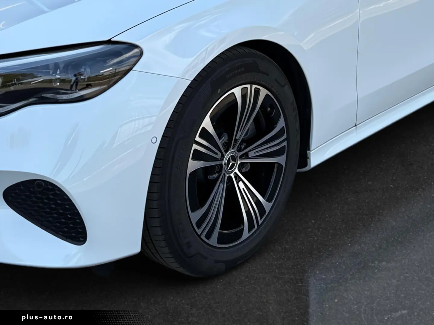 MERCEDES-BENZ E-Class 2025 — imagine 16
