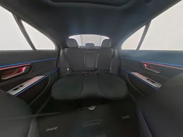 MERCEDES-BENZ E 400 e 4M  AMG PANO AIRMAT NIGHT DIGI…