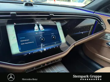 MERCEDES-BENZ E 220 d AMG Pano LEDER Distro SUPER Burmester