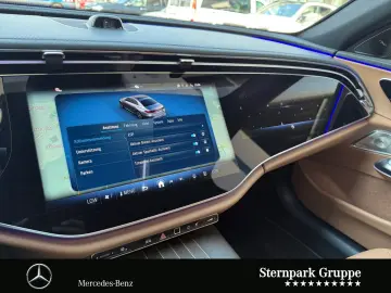 MERCEDES-BENZ E 220 d AMG Pano LEDER Distro SUPER Burmester