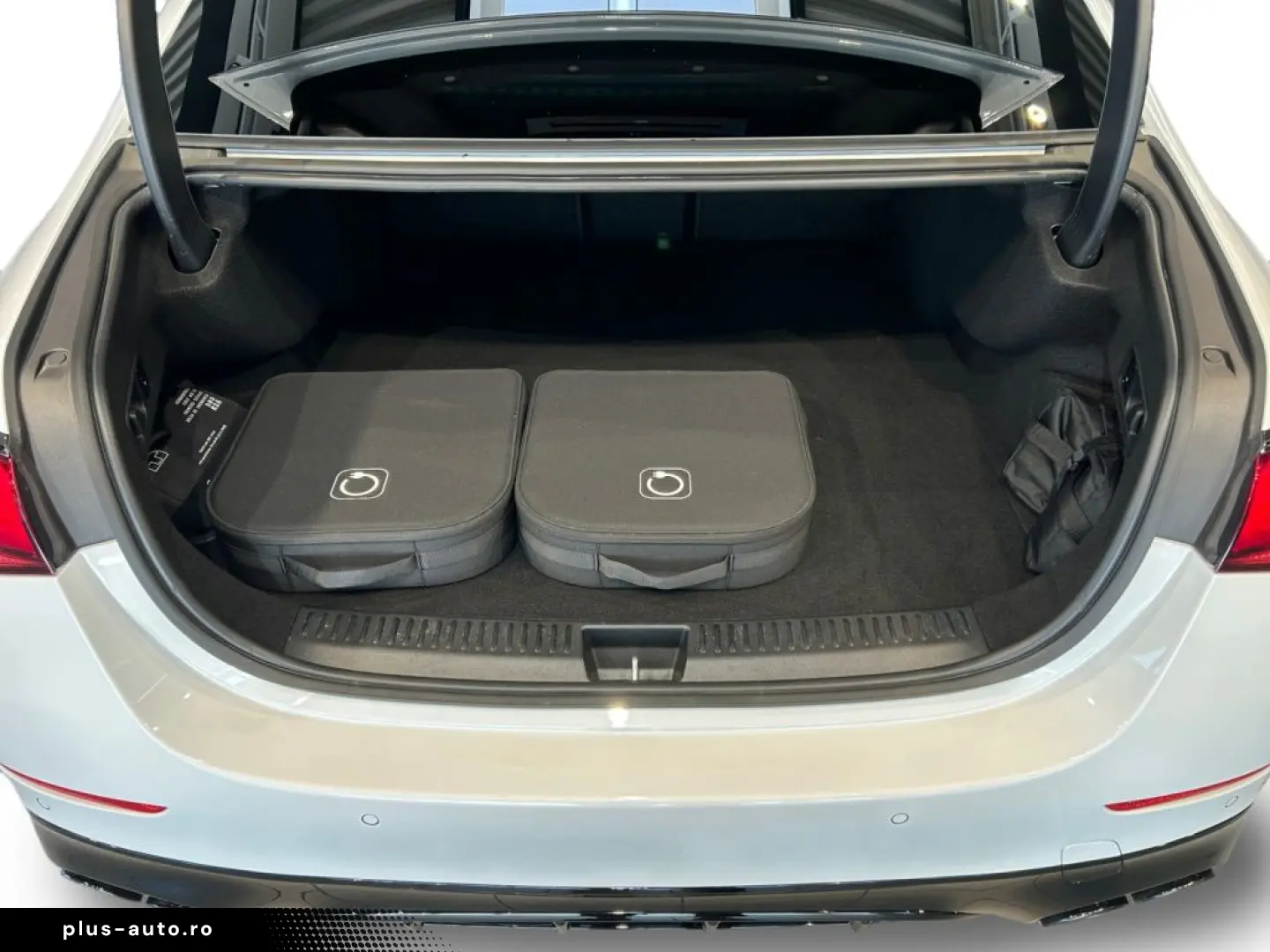MERCEDES-BENZ E-Class 2025 — imagine 20