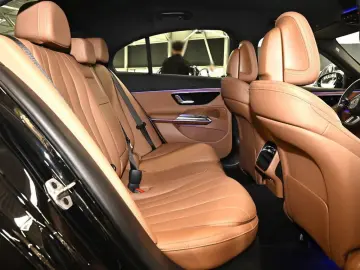 MERCEDES-BENZ E 200 4M AMG Sport Advanced Superscree…