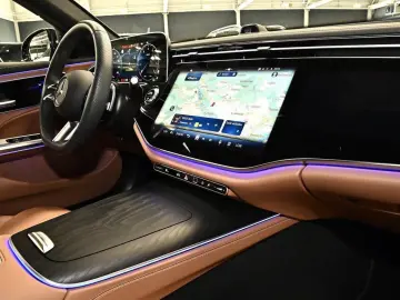 MERCEDES-BENZ E 200 4M AMG Sport Advanced Superscree…