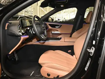 MERCEDES-BENZ E 200 4M AMG Sport Advanced Superscree…