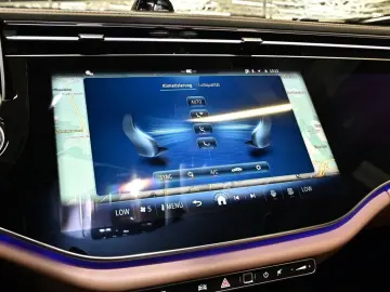 MERCEDES-BENZ E 200 4M AMG Sport Advanced Superscree…