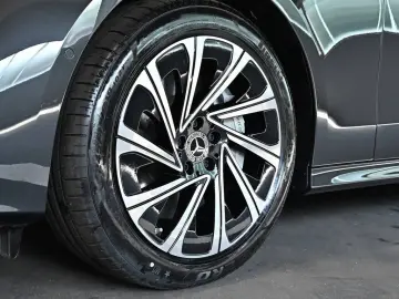 MERCEDES-BENZ E 300 e Avantgarde Advanced LED NAVI K…
