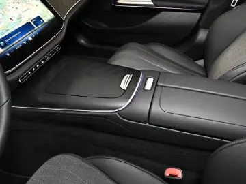 MERCEDES-BENZ E 300 e Avantgarde Advanced LED NAVI K…