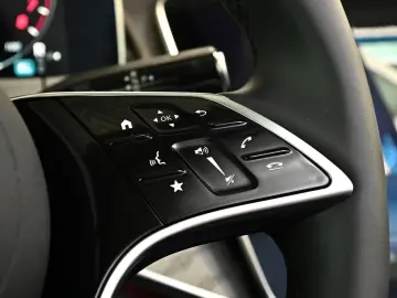 MERCEDES-BENZ E 300 e Avantgarde Advanced LED NAVI K…