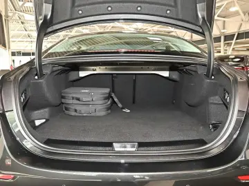 MERCEDES-BENZ E 300 e Avantgarde Advanced LED NAVI K…