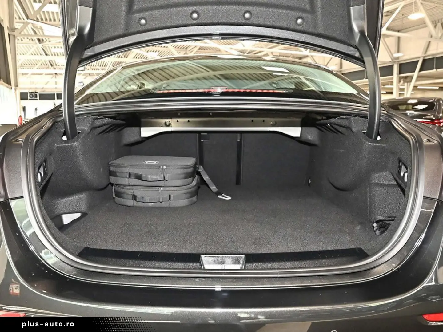 MERCEDES-BENZ E-Class 2025 — imagine 31