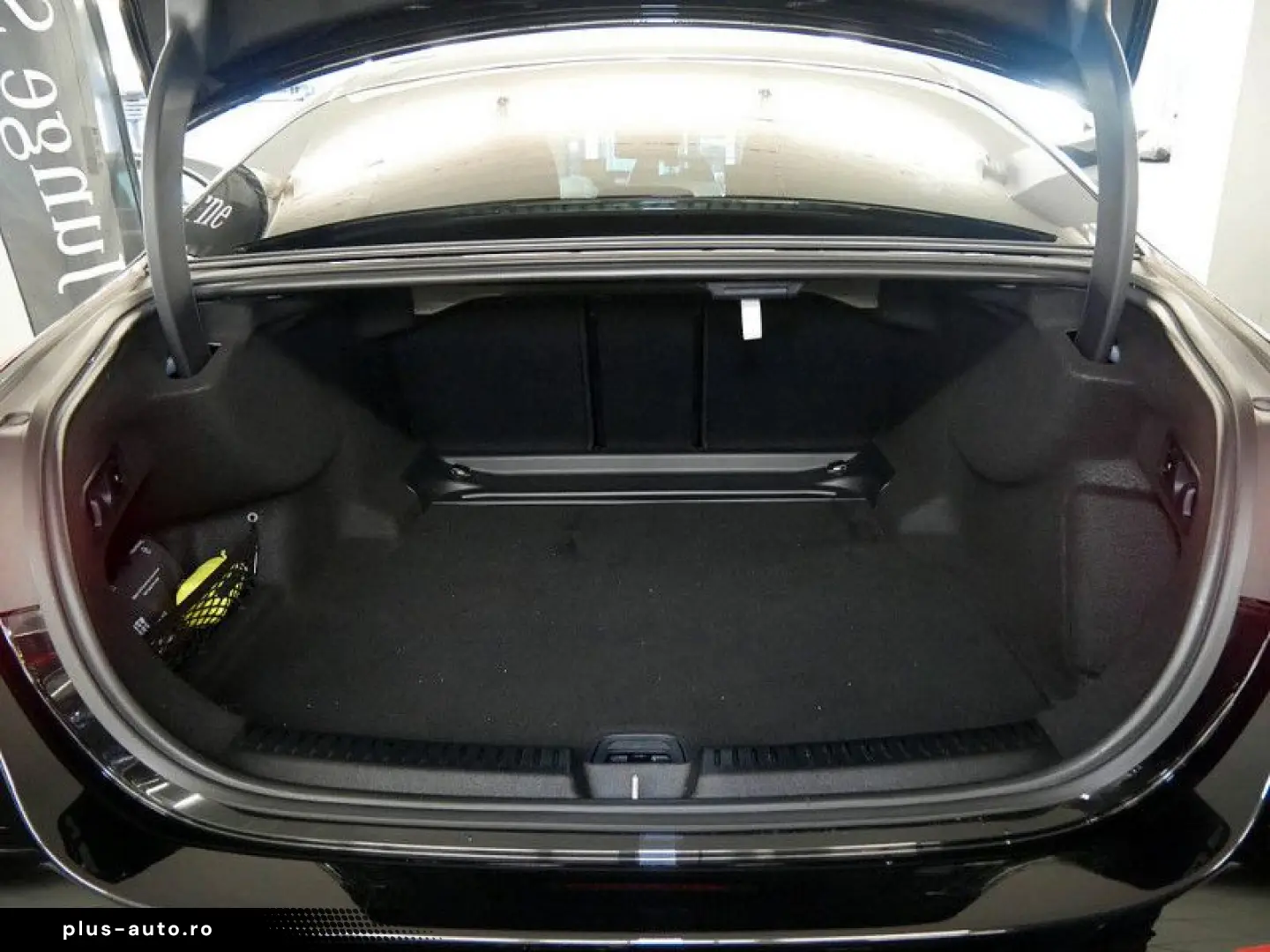 MERCEDES-BENZ E-Class 2025 — imagine 13