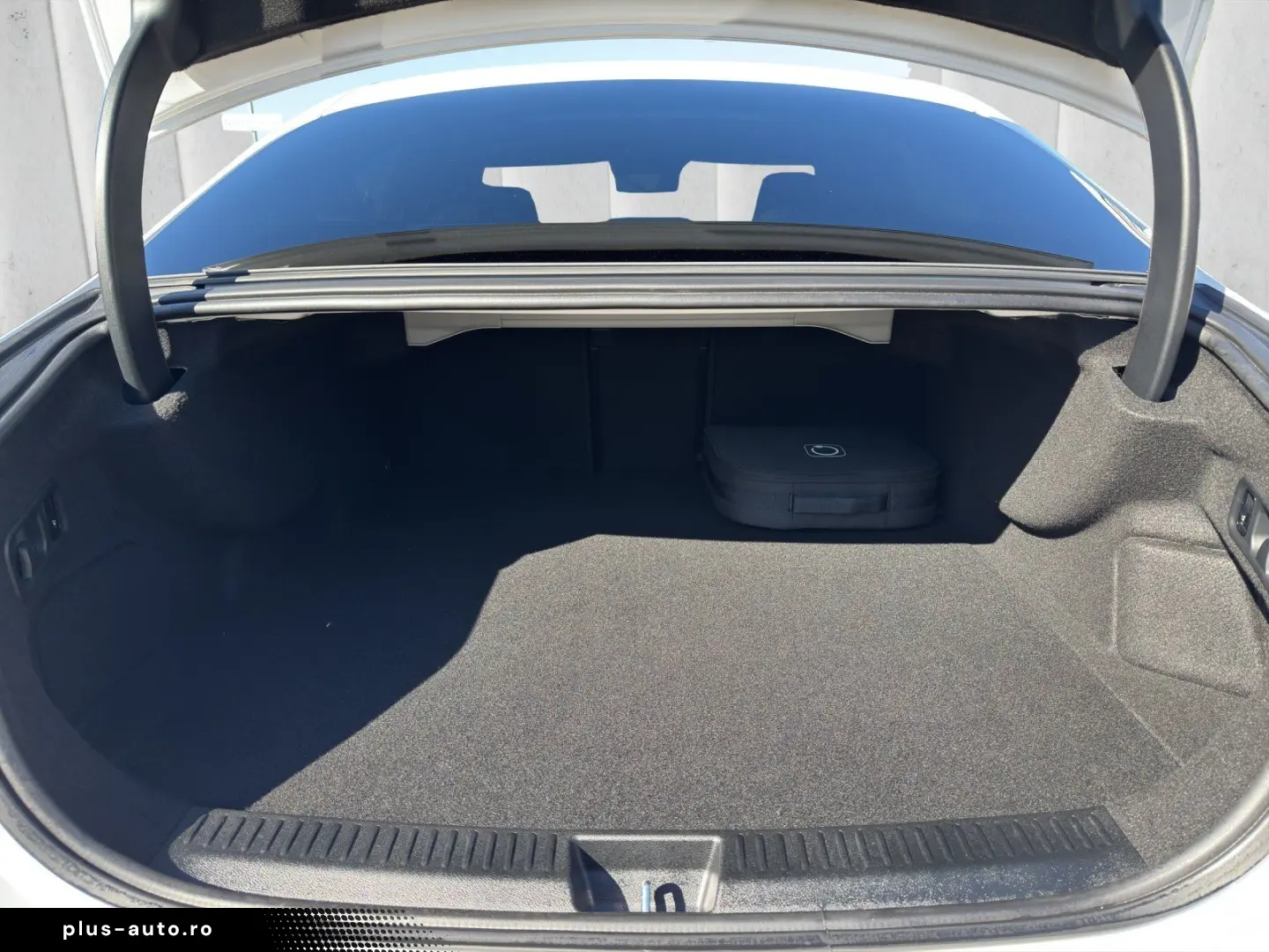 MERCEDES-BENZ E-Class 2024 — imagine 17