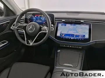 MERCEDES-BENZ E 220 d AVANTGARDE Advanced PSD 18  DI…