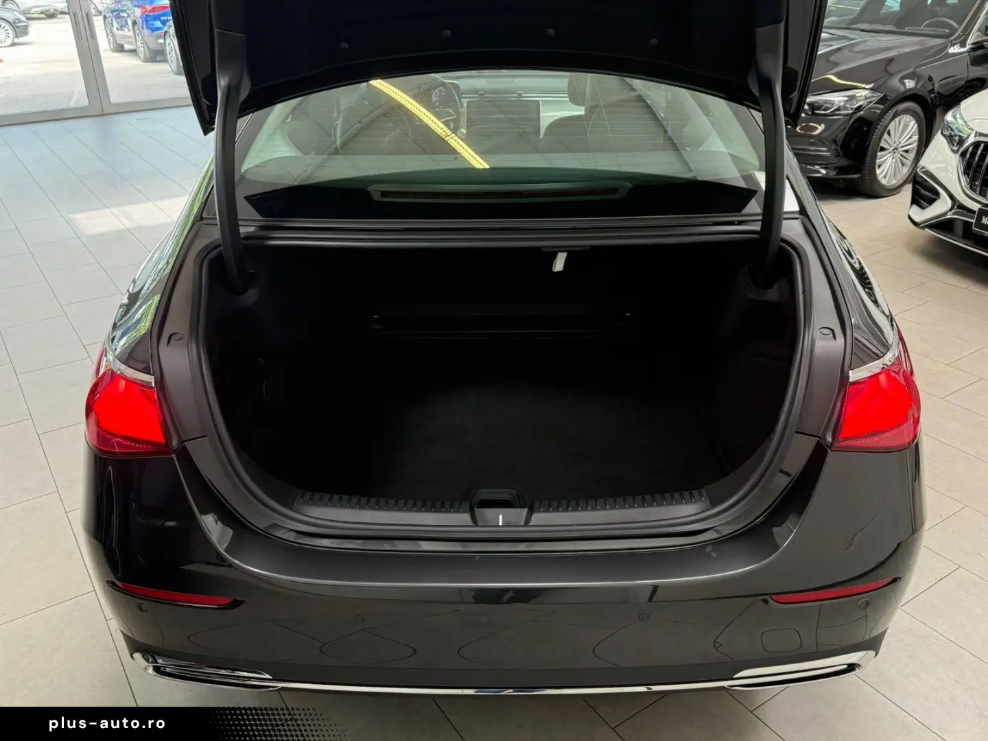 MERCEDES-BENZ E-Class 2025 — imagine 5