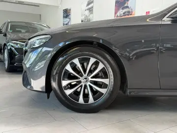 MERCEDES-BENZ E 220 d AVANTGARDE ADV.PLUS DLIGHT FAP…
