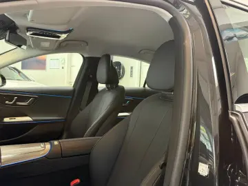 MERCEDES-BENZ E 220 d AVANTGARDE ADV.PLUS DLIGHT FAP…