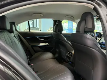 MERCEDES-BENZ E 220 d AVANTGARDE ADV.PLUS DLIGHT FAP…