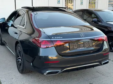 MERCEDES-BENZ E220d AMG PremPlus_Hinterachslenkung A…