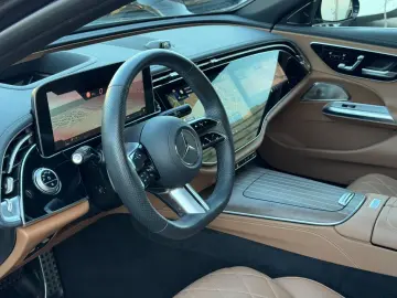 MERCEDES-BENZ E220d AMG PremPlus_Hinterachslenkung A…
