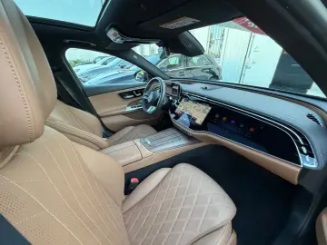 MERCEDES-BENZ E220d AMG PremPlus_Hinterachslenkung A…