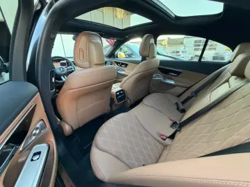 MERCEDES-BENZ E220d AMG PremPlus_Hinterachslenkung A…