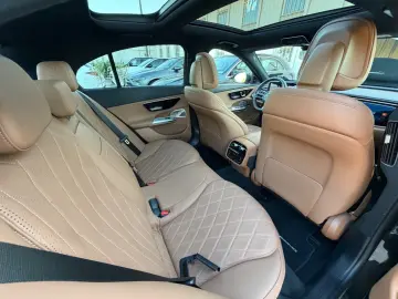 MERCEDES-BENZ E220d AMG PremPlus_Hinterachslenkung A…