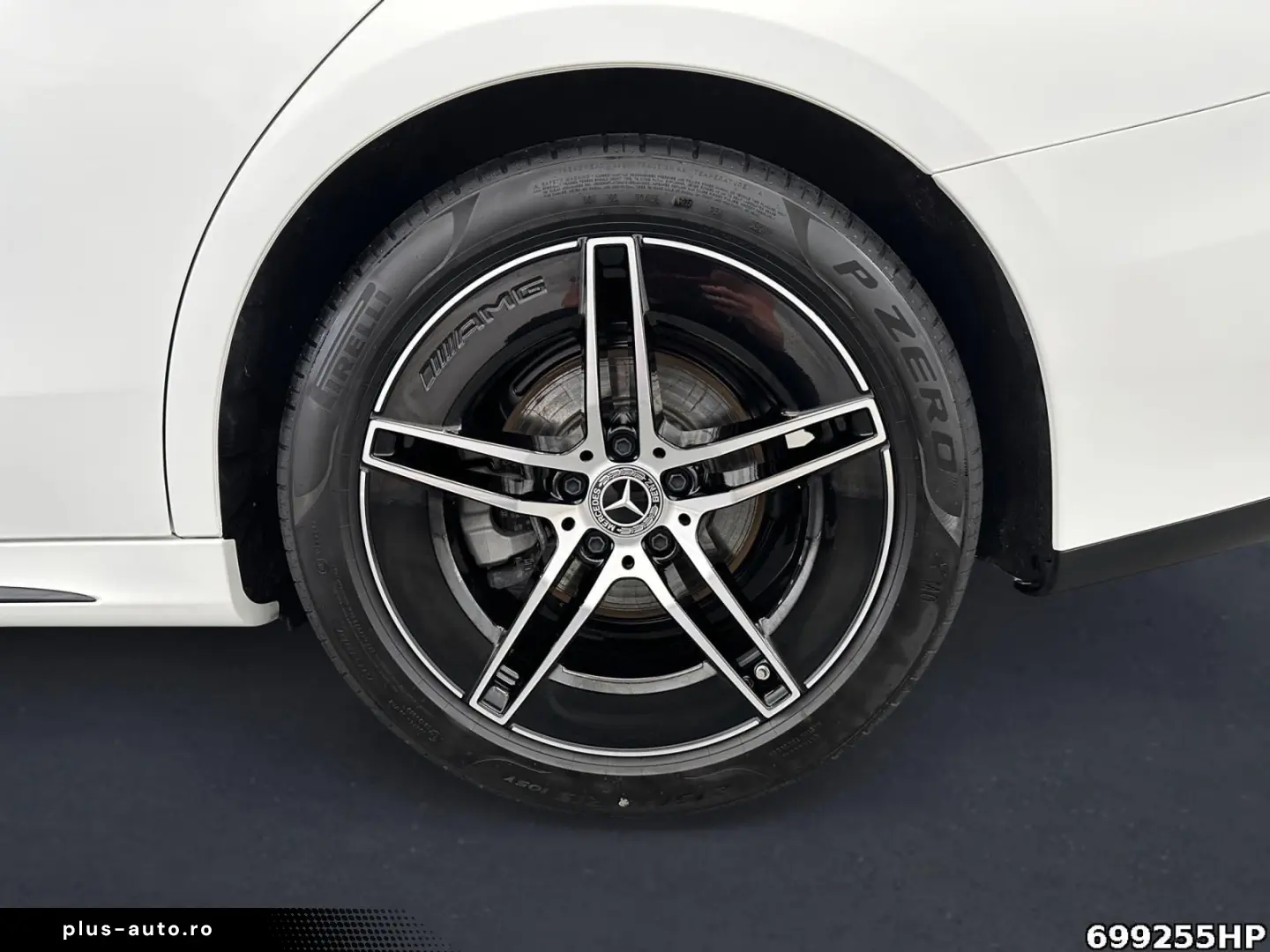 MERCEDES-BENZ E 220 d AMG Night PANO DISTRONIC KEYLE&hellip;