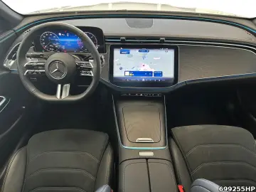 MERCEDES-BENZ E 220 d AMG Night PANO DISTRONIC KEYLE…