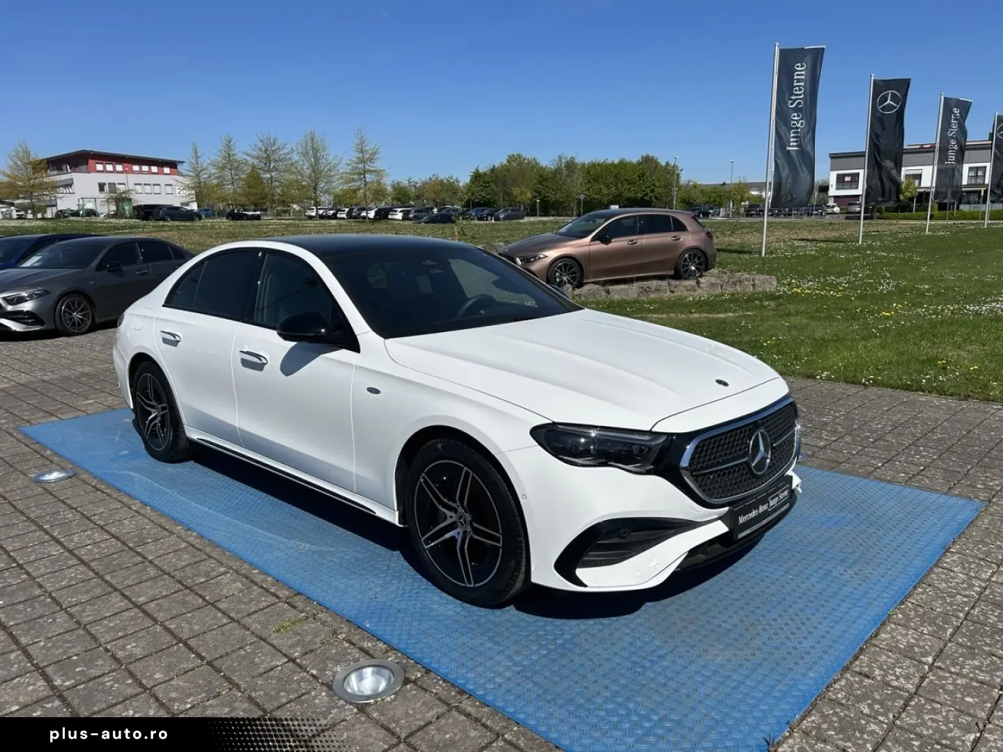 MERCEDES-BENZ E 300 de AMG NIGHT DIGI LIGHT MEMORY TOTW 360