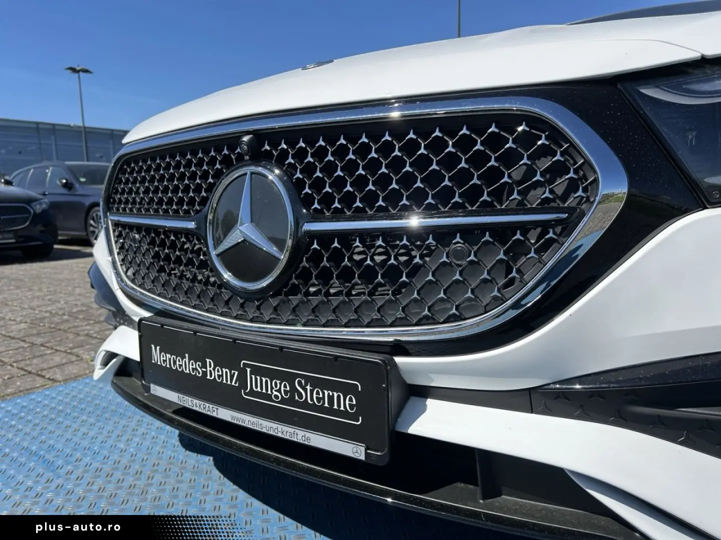 MERCEDES-BENZ E 300 de AMG NIGHT DIGI LIGHT MEMORY TOTW 360