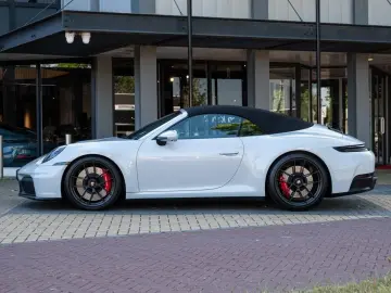 PORSCHE 911 Carrera 4 GTS Cabrio