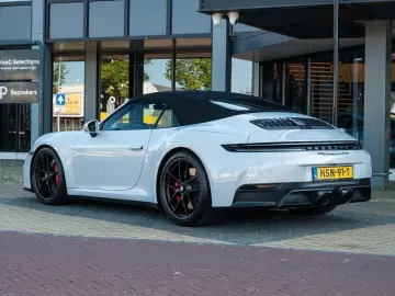 PORSCHE 911 Carrera 4 GTS Cabrio