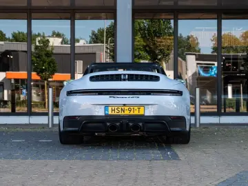 PORSCHE 911 Carrera 4 GTS Cabrio