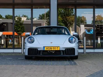PORSCHE 911 Carrera 4 GTS Cabrio