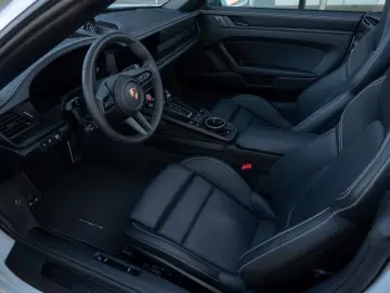 PORSCHE 911 Carrera 4 GTS Cabrio