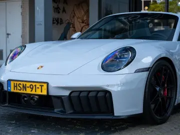 PORSCHE 911 Carrera 4 GTS Cabrio