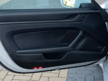 PORSCHE 911 Carrera 4 GTS Cabrio