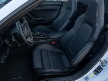 PORSCHE 911 Carrera 4 GTS Cabrio