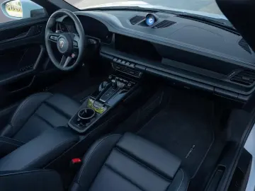 PORSCHE 911 Carrera 4 GTS Cabrio