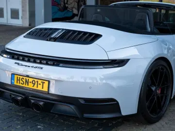 PORSCHE 911 Carrera 4 GTS Cabrio