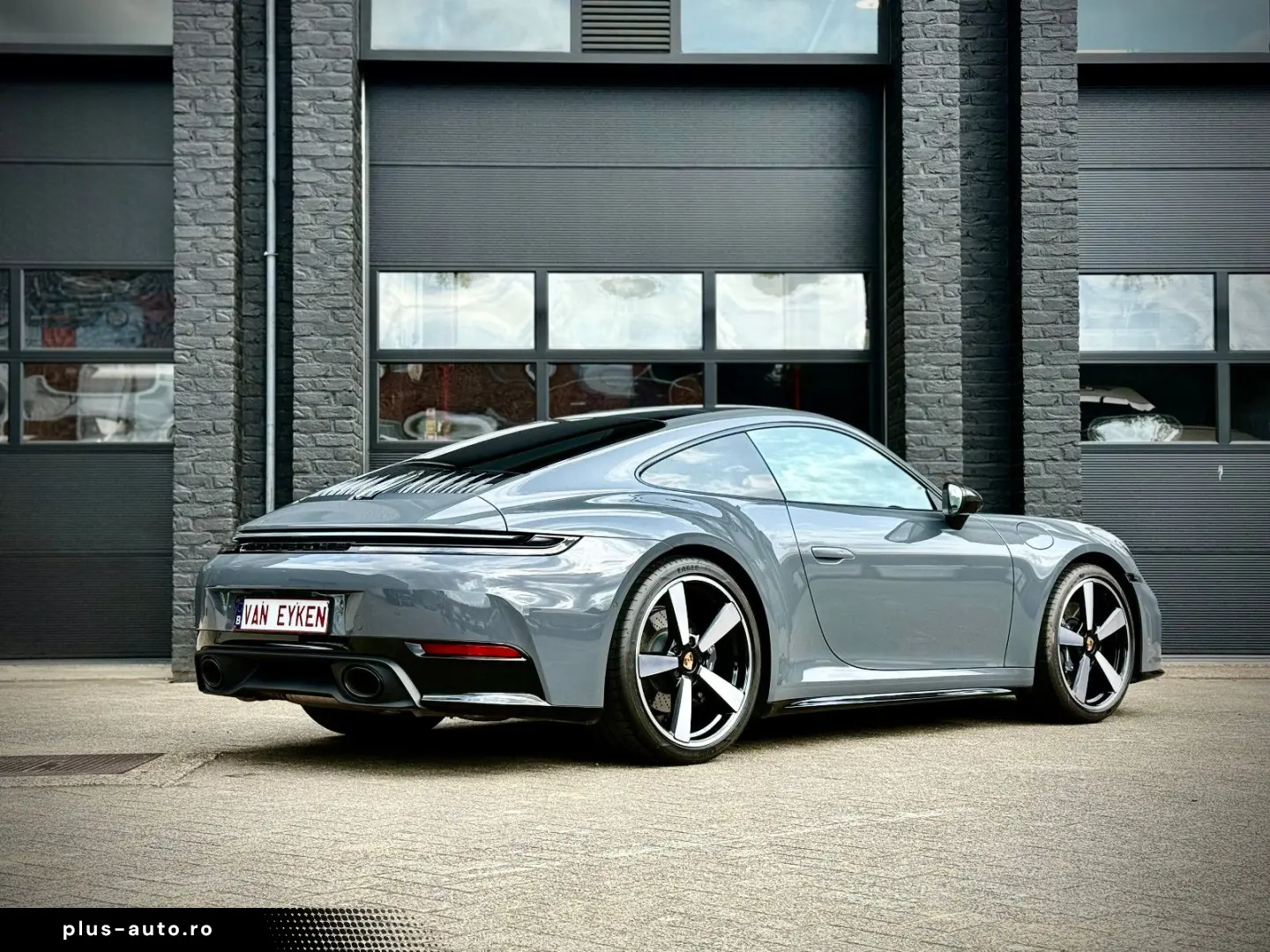 PORSCHE 911 2024