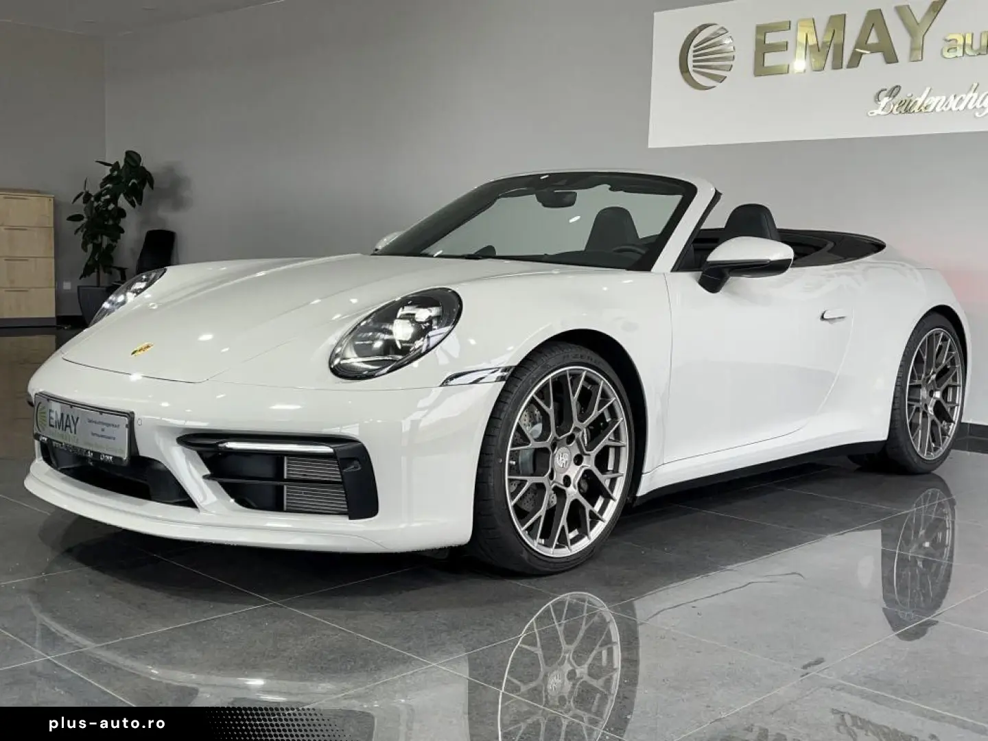 PORSCHE 911 2023