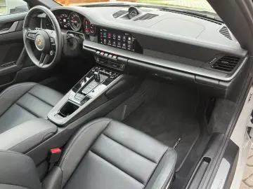PORSCHE 911 Carrera Cabrio Sport Design Sport Chrono