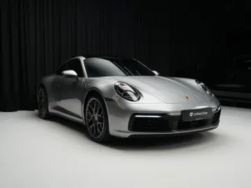 PORSCHE 911 Carrera