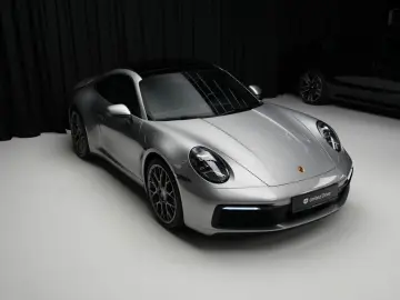 PORSCHE 911 Carrera