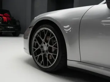 PORSCHE 911 Carrera