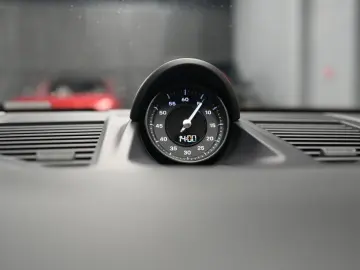 PORSCHE 911 Carrera