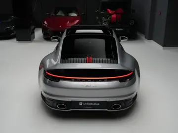 PORSCHE 911 Carrera